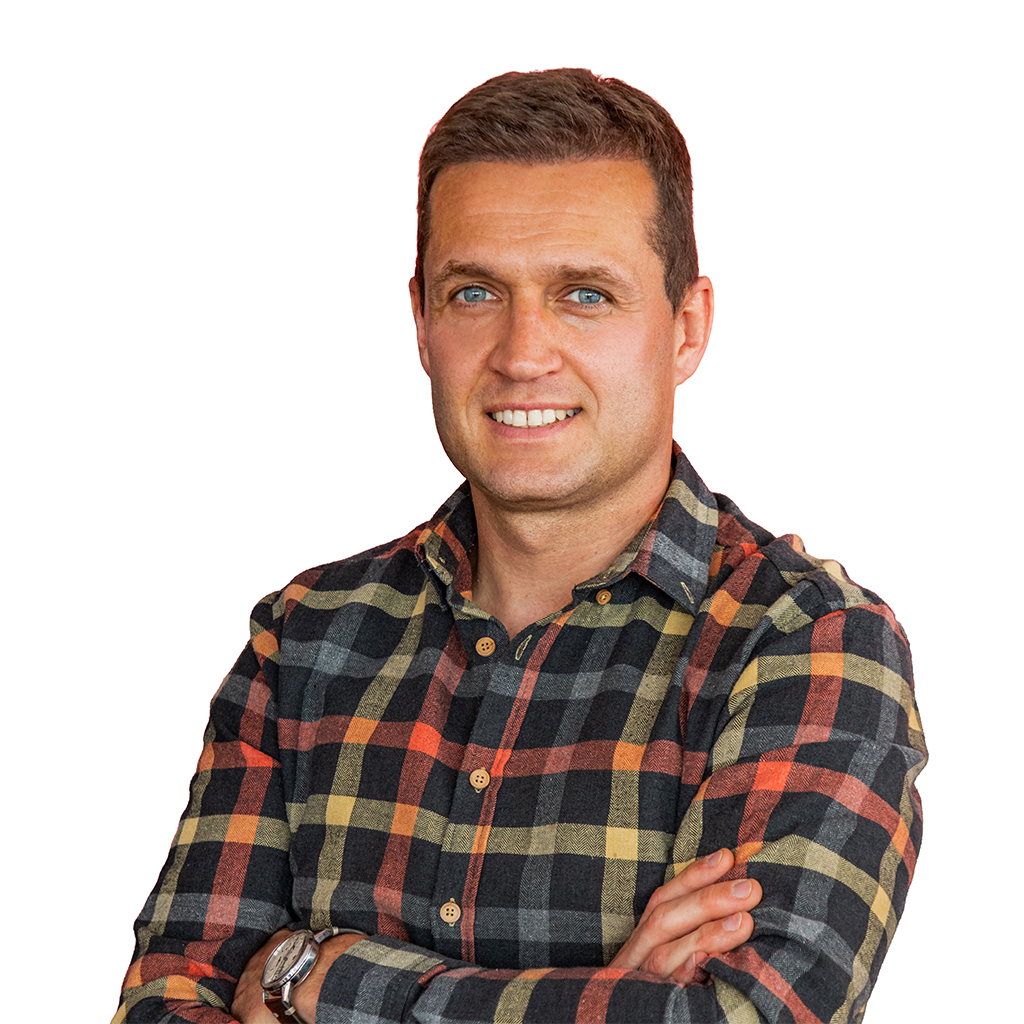 Marius-Gugat_Employee